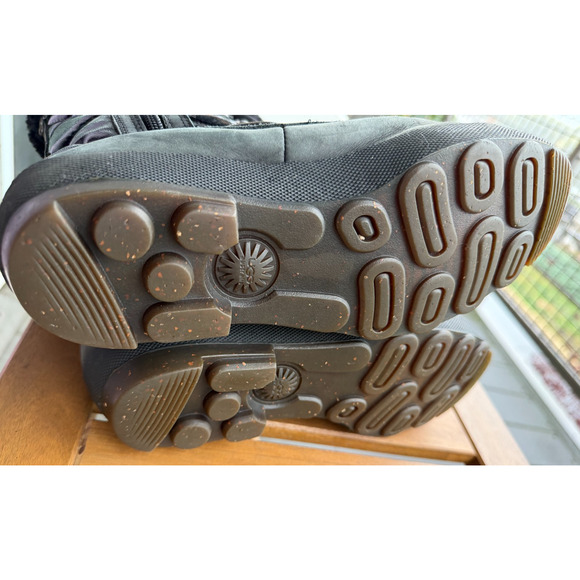 Ugg Australia Newberry Side Zip Waterproof Insulated Black gray Boots Women's 8 - Picture 5 of 13